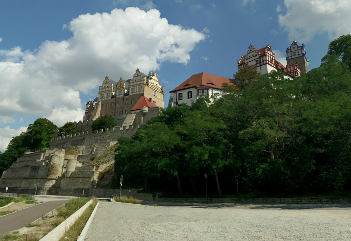 Bernburger Schloss mi Grün